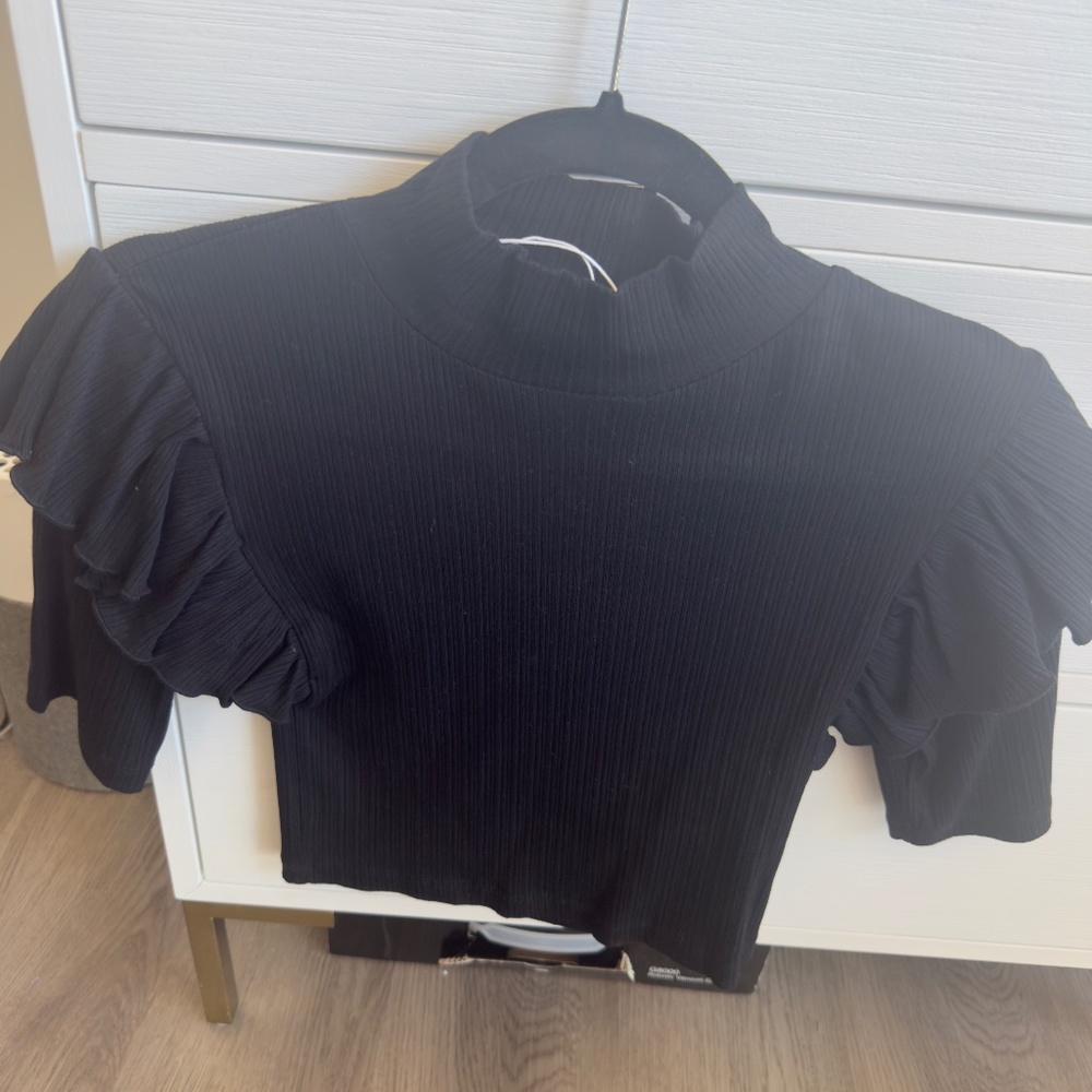 N w/out tags Zara black ruffle shirt size small